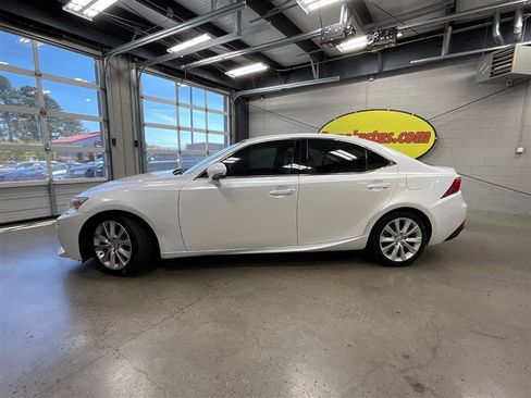 Used 2015 Lexus IS 250 image 2