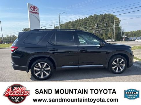 Used 2023 Honda Pilot Elite image 2