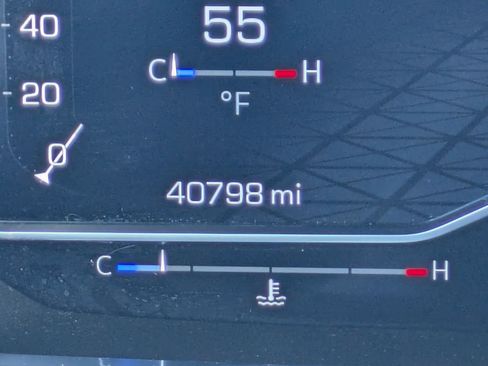 Used 2023 GMC Yukon AT4 AWD/4WD image 11