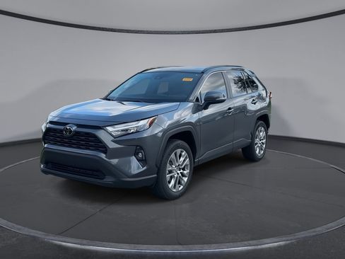 Used 2023 Toyota RAV4 XLE Premium FWD image 4
