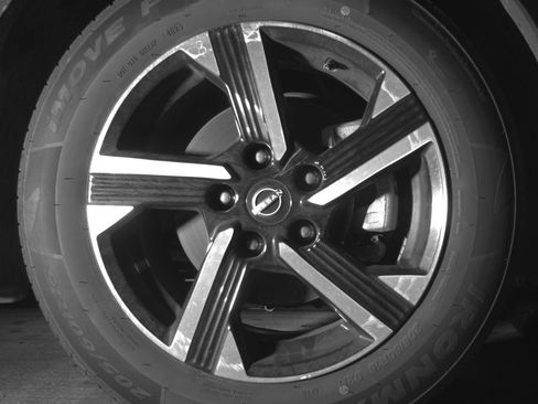 Used 2025 Nissan Sentra SV FWD image 13