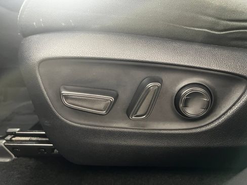 Used 2025 Toyota RAV4 XLE FWD image 13