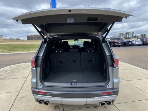 Used 2025 GMC Acadia Elevation image 25