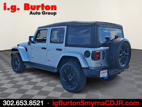 Used 2023 Jeep Wrangler Unlimited Sahara AWD/4WD image 4