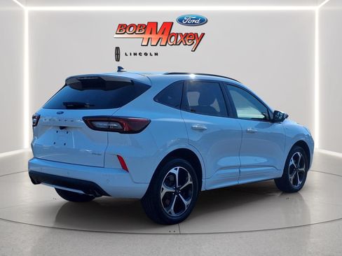 Used 2023 Ford Escape ST-Line Select w/ Tech Pack #2 AWD/4WD image 4