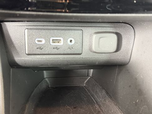 Certified 2023 Buick Encore GX Preferred w/ Cold Weather Comfort Package image 22