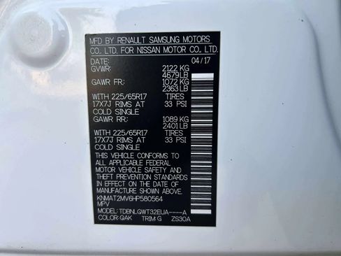 Used 2017 Nissan Rogue SV image 28