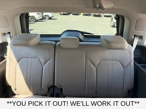 Used 2019 Ford Expedition Limited w/ Driver Assistance Package RWD image 9