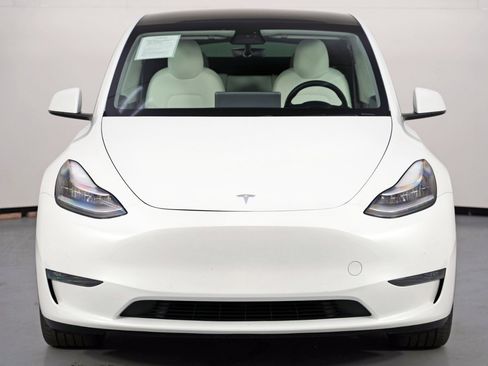 Used 2020 Tesla Model Y Long Range image 45