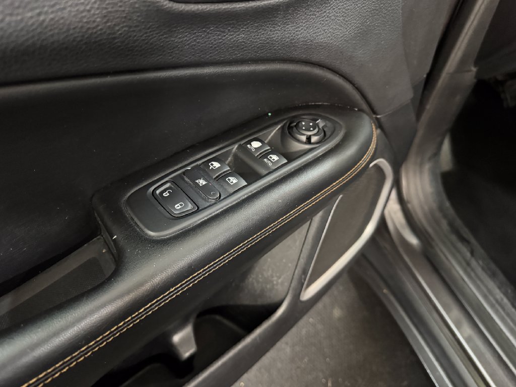 Used 2021 Jeep Compass Limited AWD/4WD image 13