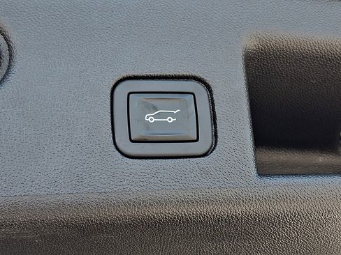 Used 2024 Chevrolet Equinox LT image 30