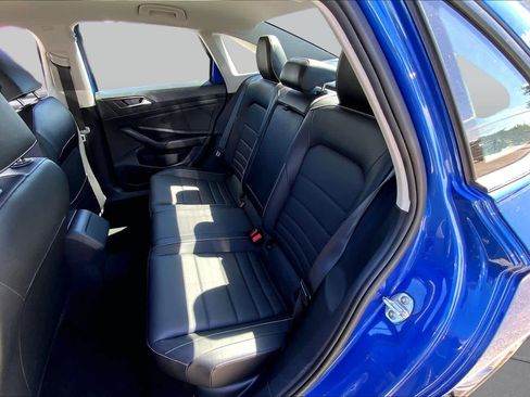 Used 2024 Volkswagen Jetta SE FWD image 19