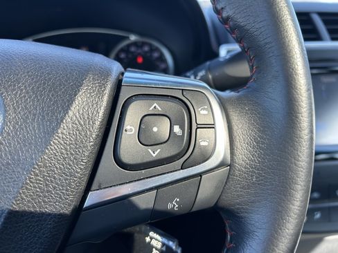 Used 2017 Toyota Camry SE image 18