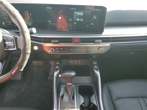 Certified 2025 Kia Sorento S image 17
