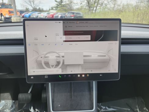 Used 2026 Tesla Model Y AWD image 30