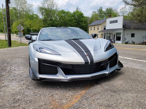 Used 2023 Chevrolet Corvette Z06 w/ Stealth Interior Trim Package RWD image 6
