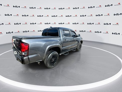 Used 2022 Toyota Tacoma SR5 image 8