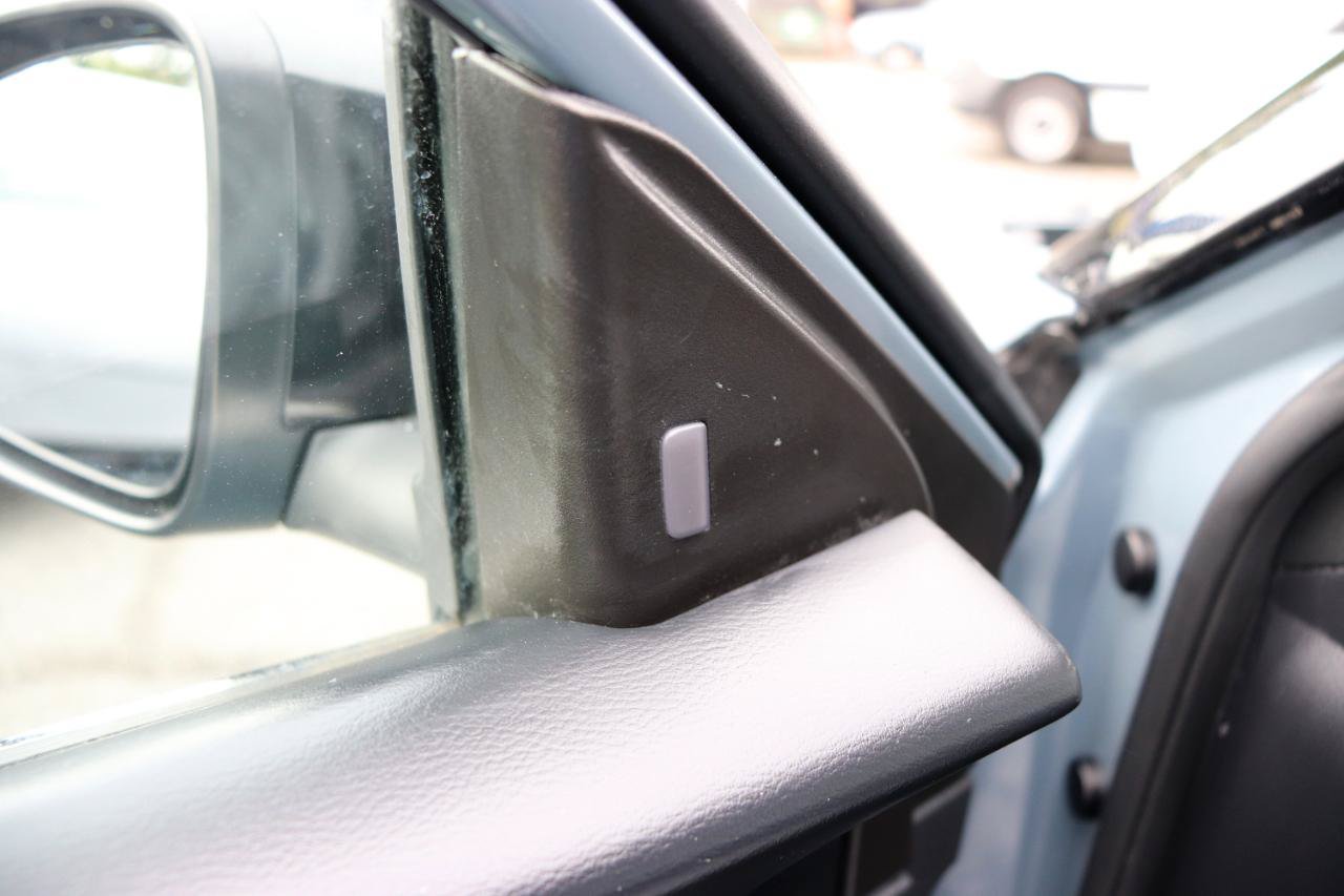 Used 2025 Nissan Sentra SR w/ Midnight Edition FWD image 42