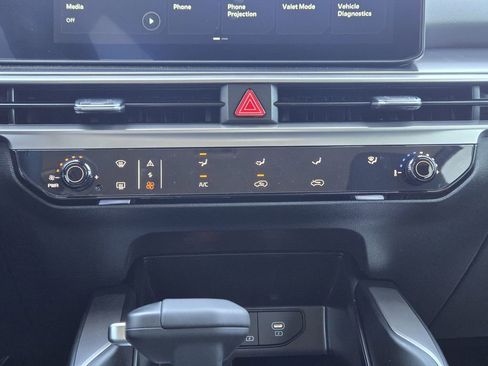 New 2026 Kia Sorento LX FWD image 14