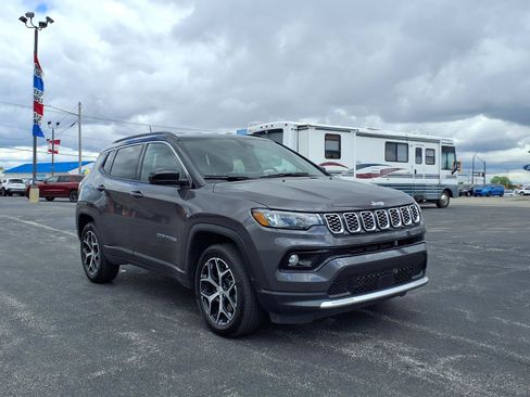 Used 2024 Jeep Compass Limited AWD/4WD image 4