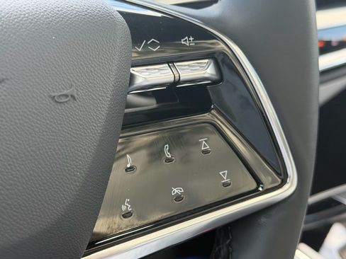 Used 2024 Cadillac Lyriq Luxury RWD image 30