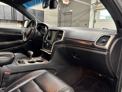 Used 2014 Jeep Grand Cherokee Limited w/ Trailer Tow Group IV AWD/4WD image 24