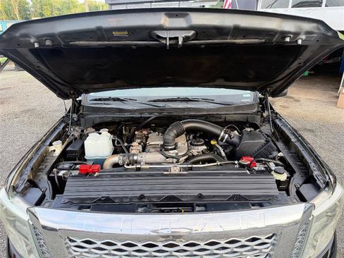 Used 2016 Nissan Titan SL AWD/4WD image 11