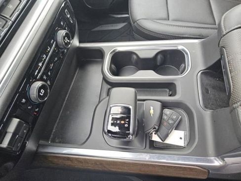 Used 2025 Chevrolet Silverado 1500 High Country w/ Technology Package image 2