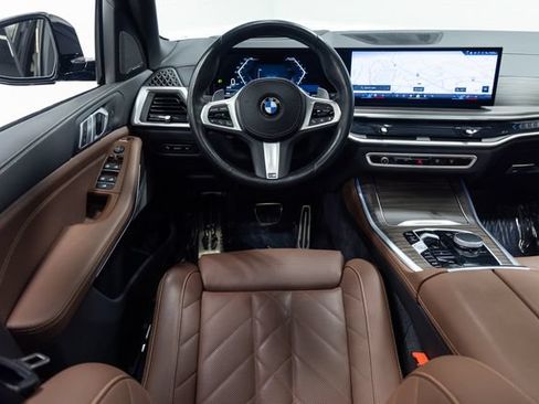 Used 2024 BMW X5 xDrive40i w/ M Sport Package AWD/4WD image 3