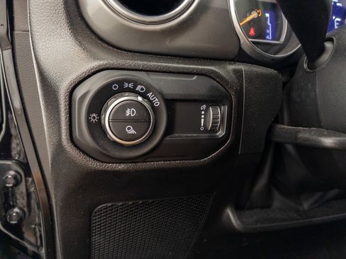 Used 2023 Jeep Gladiator Overland image 27