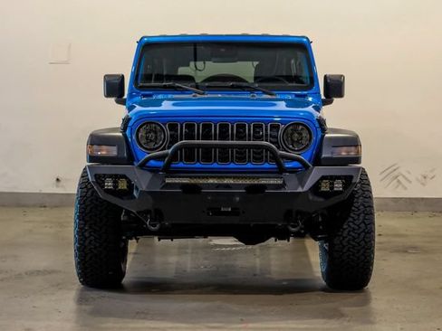Used 2024 Jeep Wrangler Unlimited Sport AWD/4WD image 2
