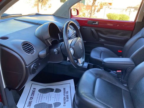 Used 2009 Volkswagen Beetle Coupe image 25