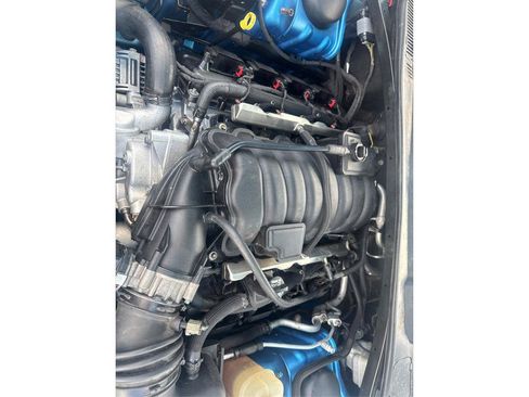 Used 2015 Dodge Challenger R/T Scat Pack w/ Leather Interior Group RWD image 10