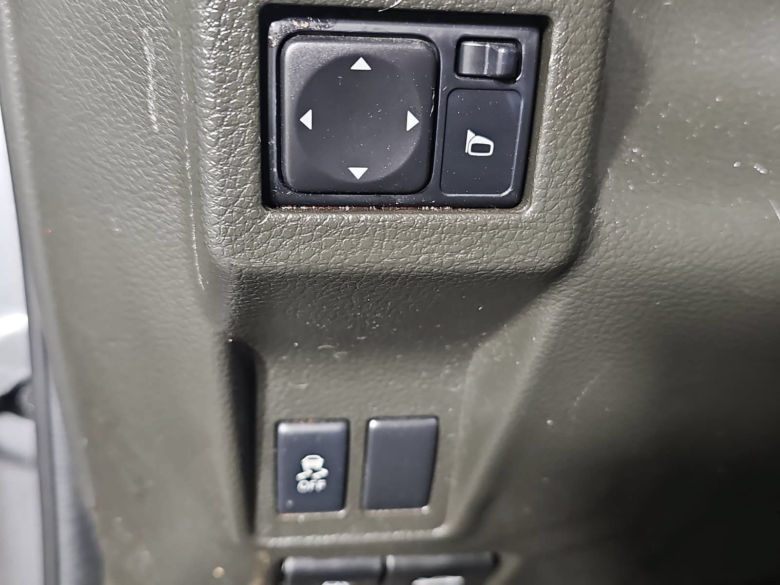 Used 2013 Nissan Cube 1.8 S w/ Interior Designer Pkg FWD image 20