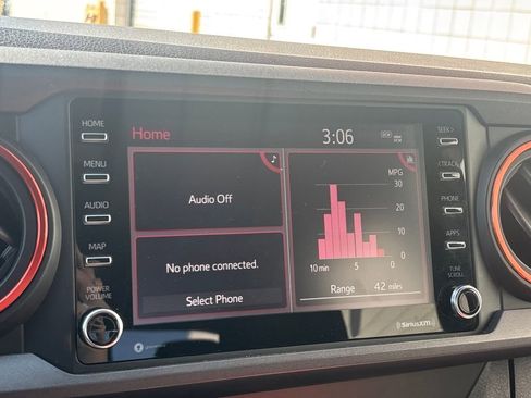 Used 2020 Toyota Tacoma TRD Off-Road w/ Technology Package image 11