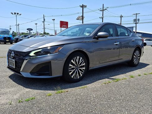 Certified 2023 Nissan Altima 2.5 SV FWD image 3