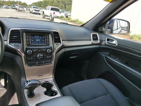 Used 2014 Jeep Grand Cherokee Laredo w/ Quick Order Package 23E AWD/4WD image 11