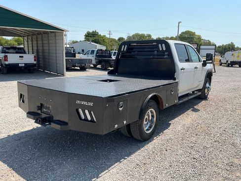 Used 2022 GMC Sierra 3500 Pro w/ Convenience Package AWD/4WD image 3