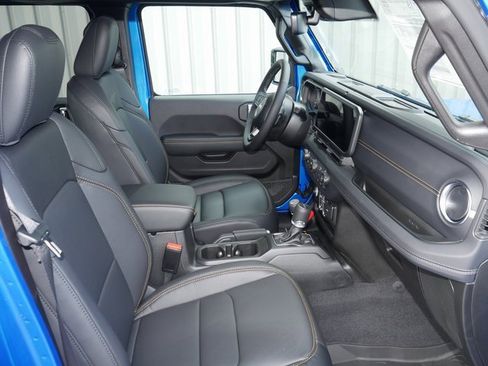 New 2025 Jeep Gladiator High Tide image 26