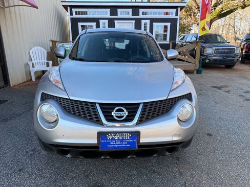 Used 2011 Nissan Juke S FWD image 2