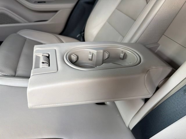 Used 2021 Porsche Taycan RWD image 27