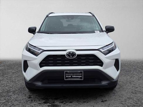 Used 2025 Toyota RAV4 LE AWD/4WD image 8