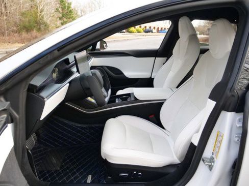 Used 2021 Tesla Model S Plaid image 24