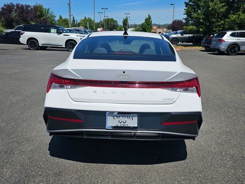 Used 2025 Hyundai Elantra Limited FWD image 6