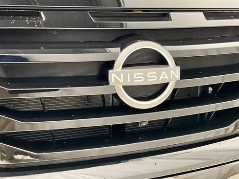 Used 2025 Nissan Pathfinder SL w/ Black Appearance Package image 29