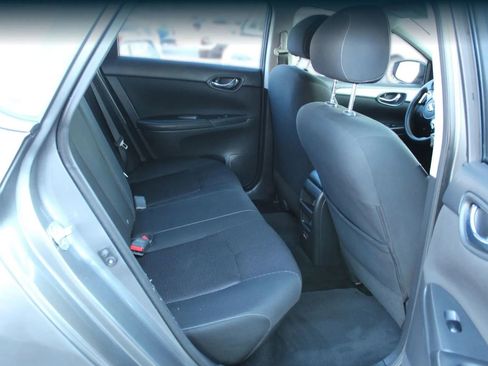 Used 2019 Nissan Sentra S image 11