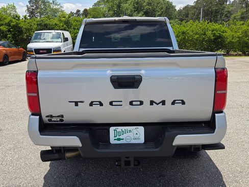 Used 2024 Toyota Tacoma TRD Sport AWD/4WD image 9