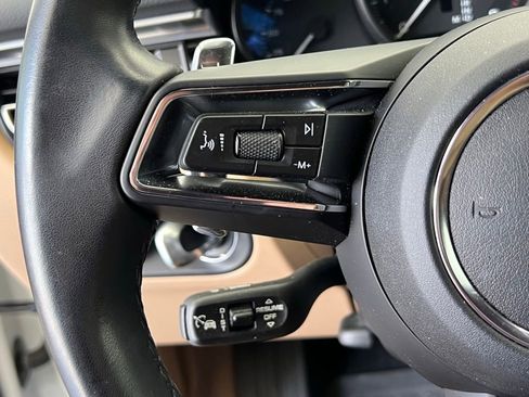 Certified 2023 Porsche Macan AWD/4WD image 8