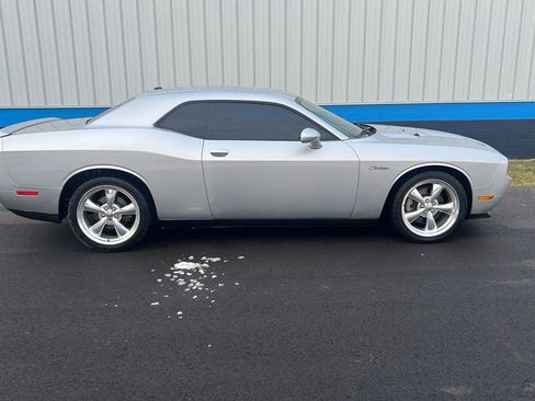 Used 2012 Dodge Challenger R/T image 4