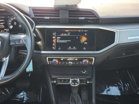 Used 2022 Audi Q3 2.0T Premium Plus image 23